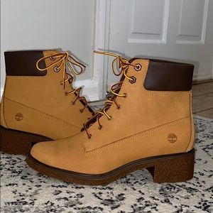 Women’s timberland boots 🤎
